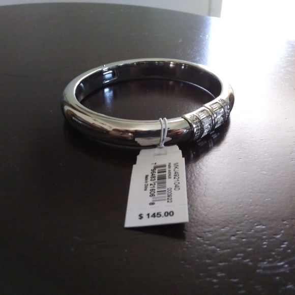 Michael Kors Jewelry - MICHALE KORS bracelet Michael Kors Jewelry - MICHALE KORS bracelet